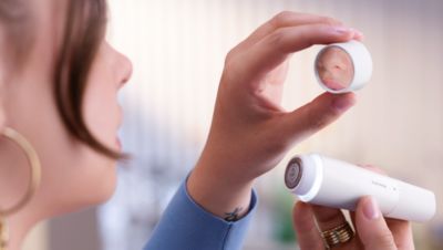 Built-in mirror and full circle LED light