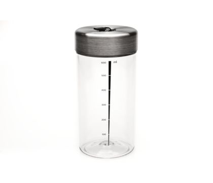 Vollständiger Milchbehälter