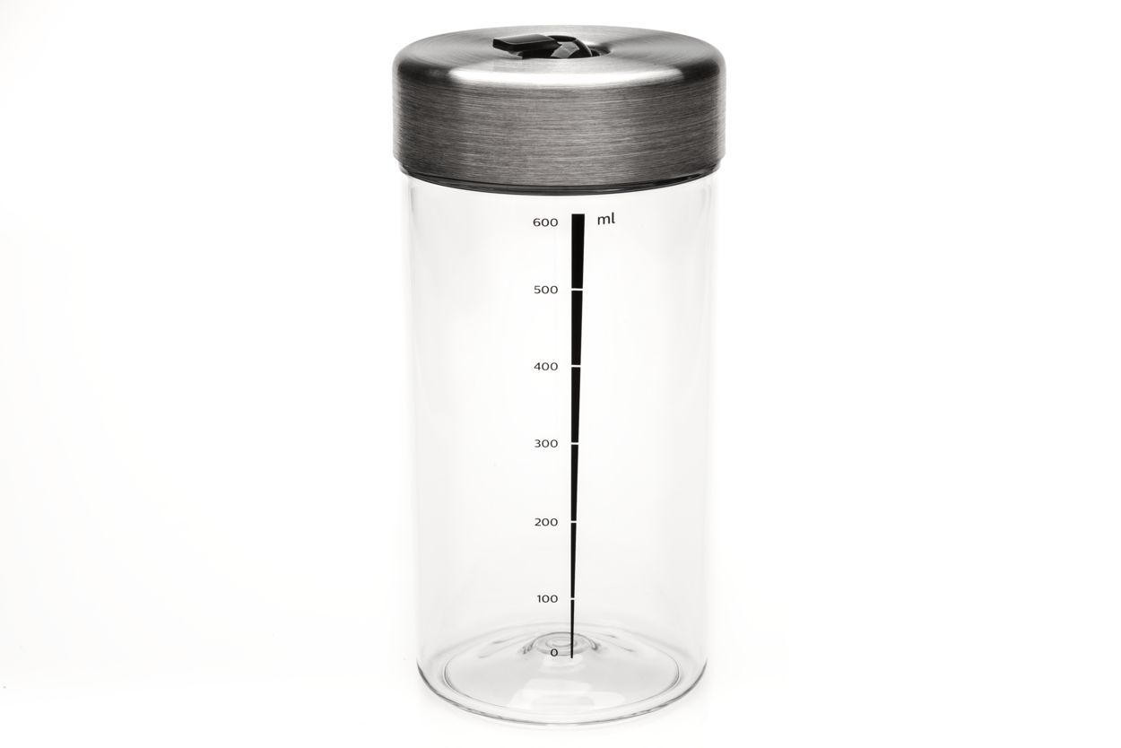 Vollständiger Milchbehälter
