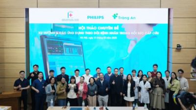 Ảnh chụp tập thể tại hội thảo ICU của Đại học Y Hà Nội do Philips tổ chức