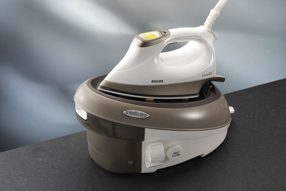 Powerful ironing with pressurized steam