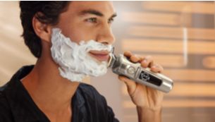 Choose a convenient dry or refreshing wet shave