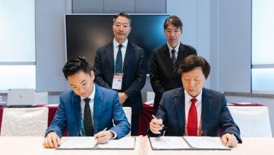 Representatives from Philips and the Asian Society of Cardiovascular Imaging sign a memorandum of understanding in Singapore
