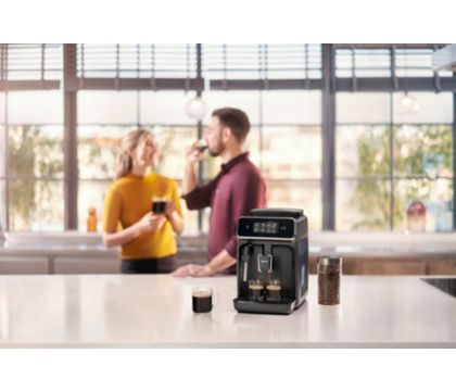 Philips Serie 2200 Cafetera Superautomática - Espumador de Leche Clásico, 2  tipos de café personalizables, Display Táctil, Negro Mate (EP2220/10) :  : Hogar y cocina