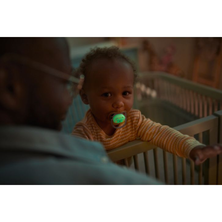 A light, breathable soother