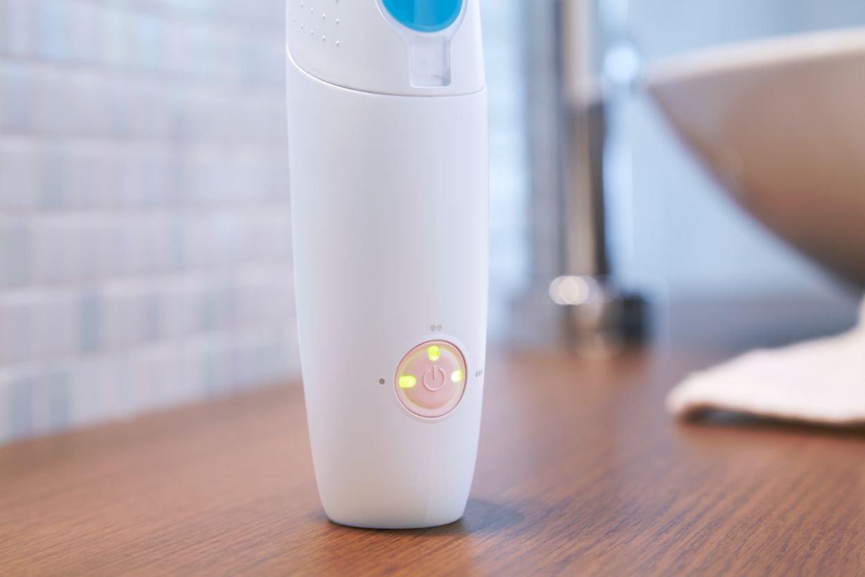 AirFloss Pro/Ultra - Interdental cleaner HX8331/12 | Sonicare
