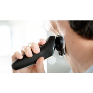 Shaver series 6000 Wet and dry electric shaver