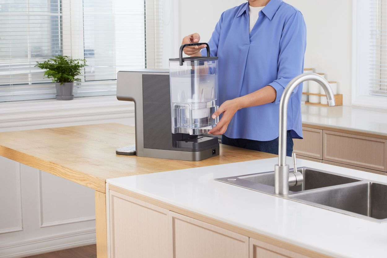 Micro X-Clean filtration Compact Water Station, Hot & Cold ADD5981GR/79 |  Philips