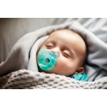 Подпомага естественото кърмене и свързване