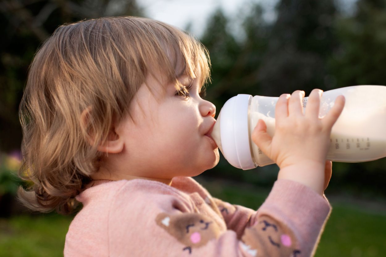 Philips Avent Lot de 2 tétines pour biberon à Réponse Naturelle 0% BPA,  Débit 1 pour Nouveau-né de 0 mois (Modèle SCY961/02)