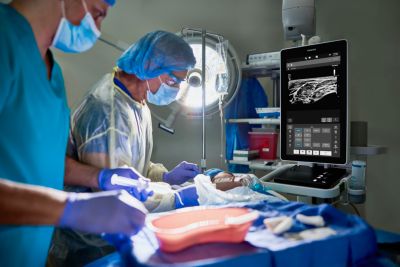 Clinician in anesthesia care setting utilizing mobile ultrasound