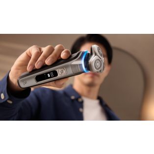 i9000 Prestige Wet & Dry -sähköparranajokone, jossa SkinIQ