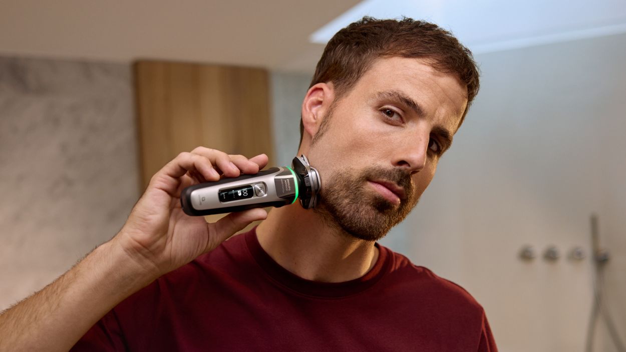 i9000 Prestige Wet&Dry Electric Shaver with SenseIQ XP9204/85