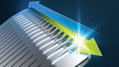 鋭利な切断要素を備えたトリマーブレードのクローズアップ