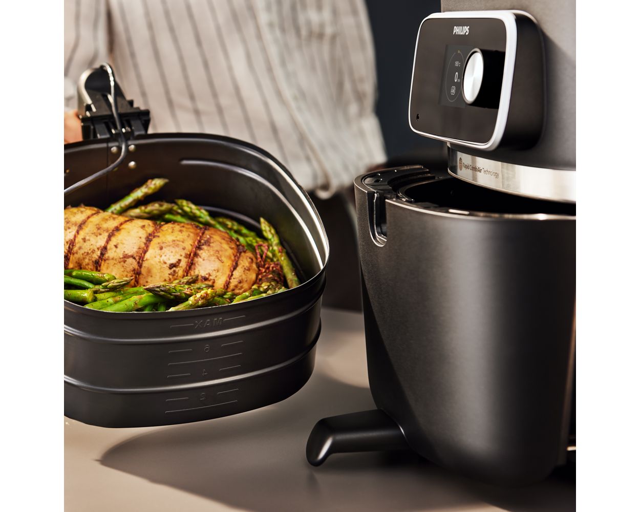 Friteuse Philips Airfryer Philips Série 7000 XXL+ (8,3L) Connecté  Accessoire sonde de cuisson inclus HD9880/90 sur