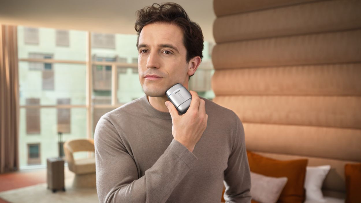 Philips Shaver 700 Series Wet & Dry Electric Compact Shaver S793