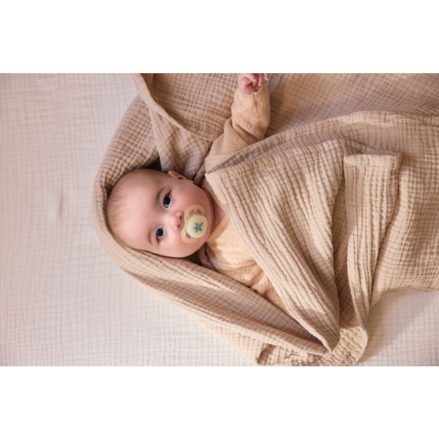 Soothing newborns from day 1