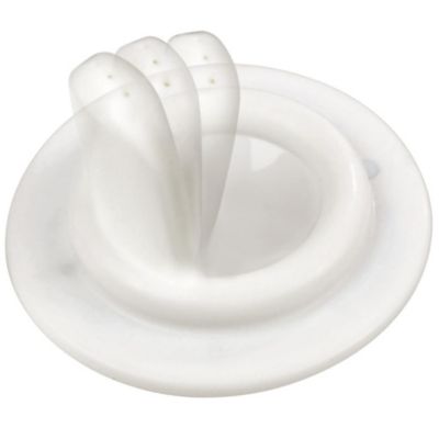 Soft and flexible spout for an easy first sip