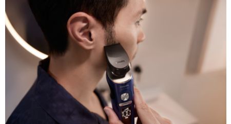 Shaver S9000 Prestige 搭载SkinIQ 技术的干湿两用电动剃须刀SP9890/62 