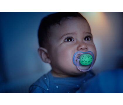 Chupetes ultra air de Philips Avent, 0-6 meses, anatómico y sin BPA, 2  uds., con funda de esterilización y transporte, SCF080/17 : : Bebé