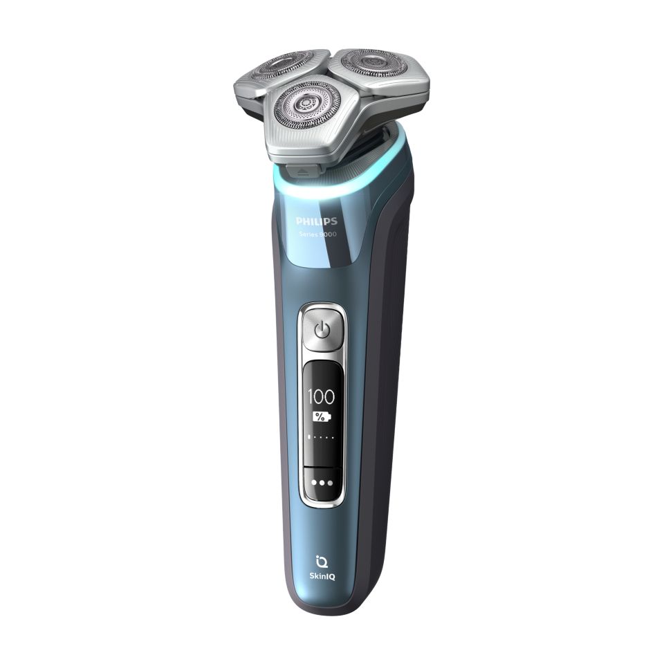 Shaver series 9000 Wet & Dry electric shaver with SkinIQ S9982/50 