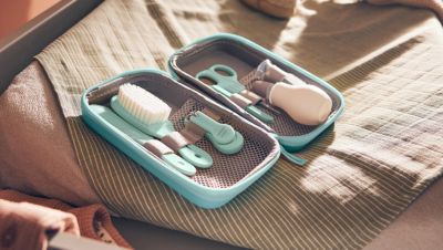 Compact and structured set