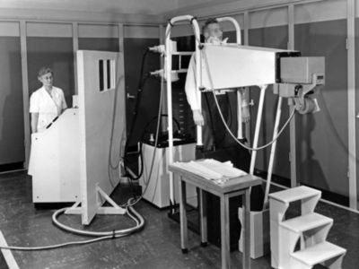 Sistema histórico de radiografía Philips utilizado para exámenes diagnósticos por rayos X