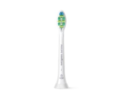 Deeper reach between teeth. Superior cleaning.*