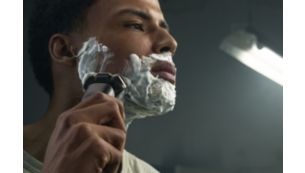 습식 면도와 건식 면도 모두 가능하며, 심지어 샤워 중에도 면도할 수 있습니다