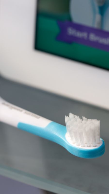 Compact sonic toothbrush heads