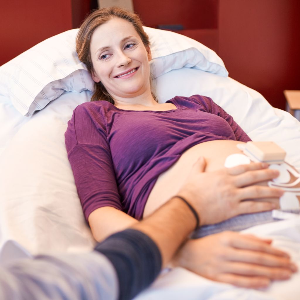 Woman being monitored using Avalon Beltless solution