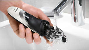 Washable shaver with QuickRinse system