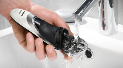 Washable shaver with QuickRinse system