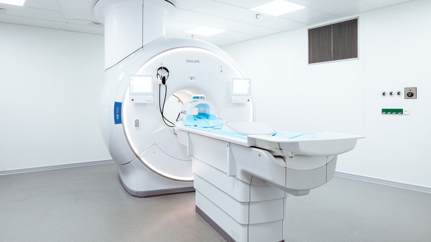 University Hospital Münster has placed its MR 7700 in a special scan room to allow investigation of fumigation for room cleaning.