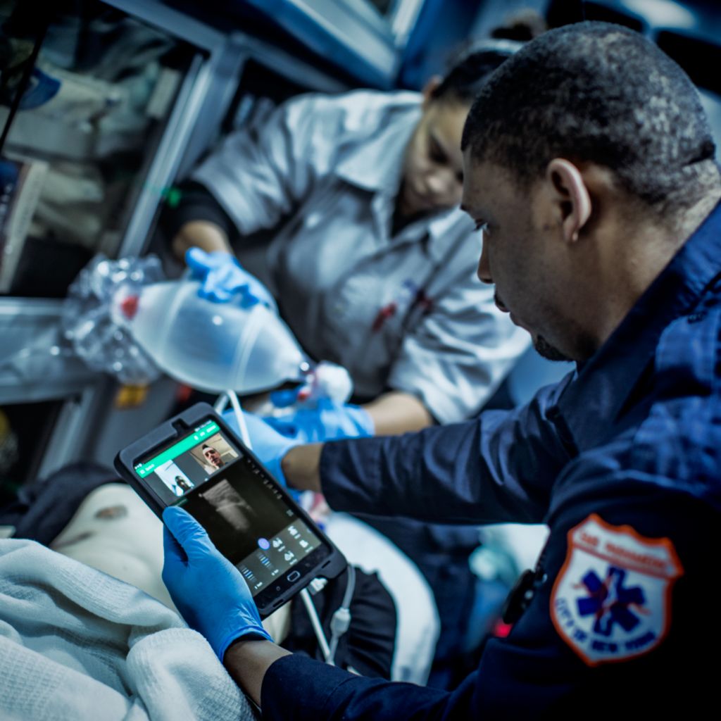 EMT using Lumify with Reacts on a tablet
