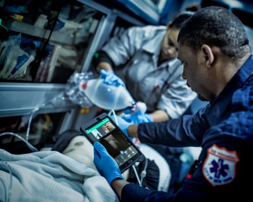 EMT using Lumify with Reacts on a tablet