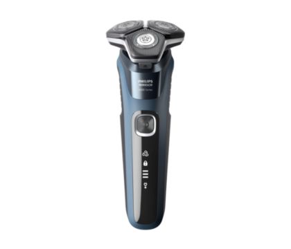 How To Clean Your Electric Shaver Using a Spray Cleaner And