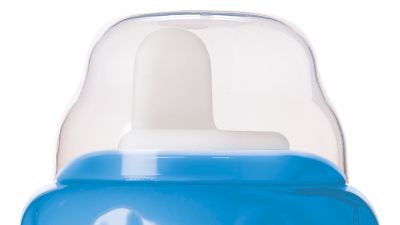 Snap-top lid keeps spout clean