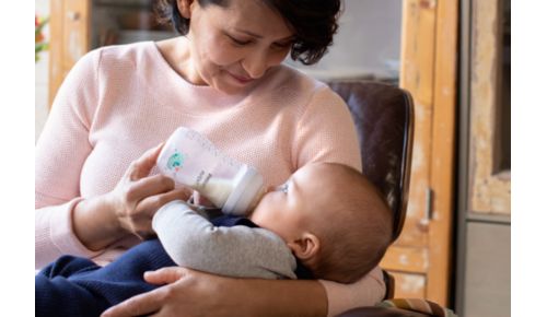 La tettarella rilascia il latte quando il bambino comincia a succhiare