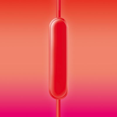 Вграденият микрофон превключва от музика към телефонни обаждания