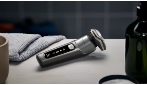 Wyświetlacz LED z ikonami umożliwiającymi intuicyjną obsługę golarki