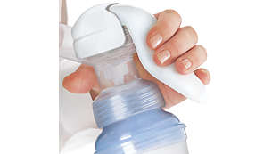 Manual breast pump with cup