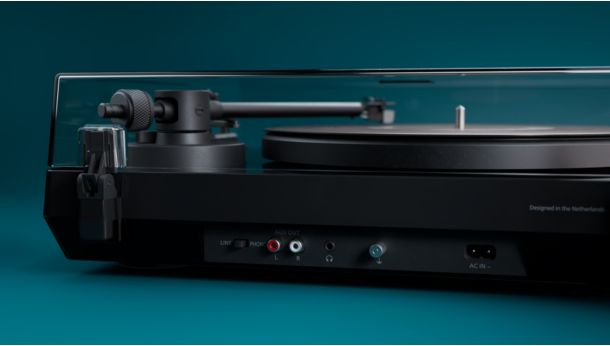 Wired connections for hi-fi systems and headphones