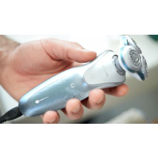 Shaver series 7000 Elektrischer Nass- und Trockenrasierer