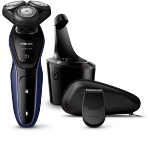 Shaver series 5000 dry electric shaver with SmartClean system