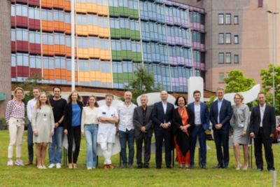 Groep voor de kleurrijke bouw