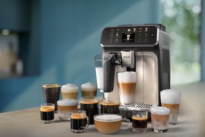 LatteGo 5500 Series EP5547/90 coffee machine preparing milk-based coffee drinks