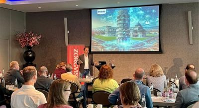 Presentatie over cyberbeveiliging van medische apparatuur tijdens Philips-evenement