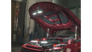 Smart handle to position light for hands-free use