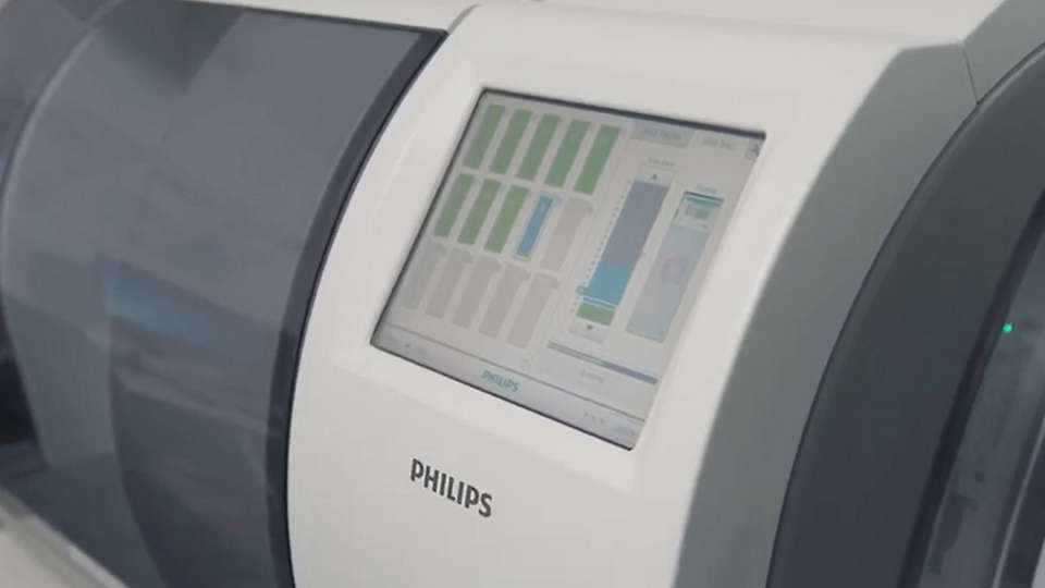Philips digital pathology scanner in use